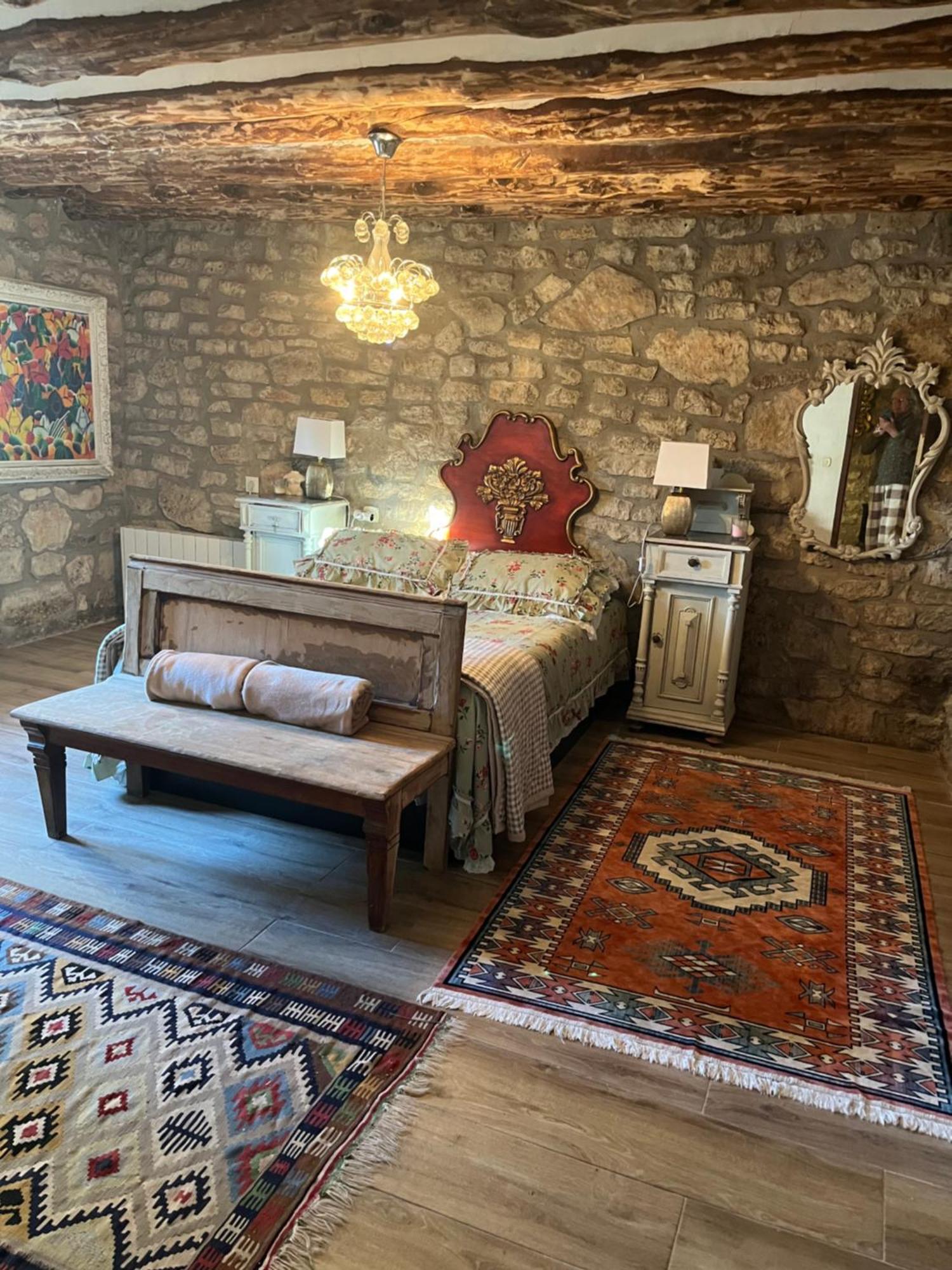 Masiadenjust Rojals Dış mekan fotoğraf